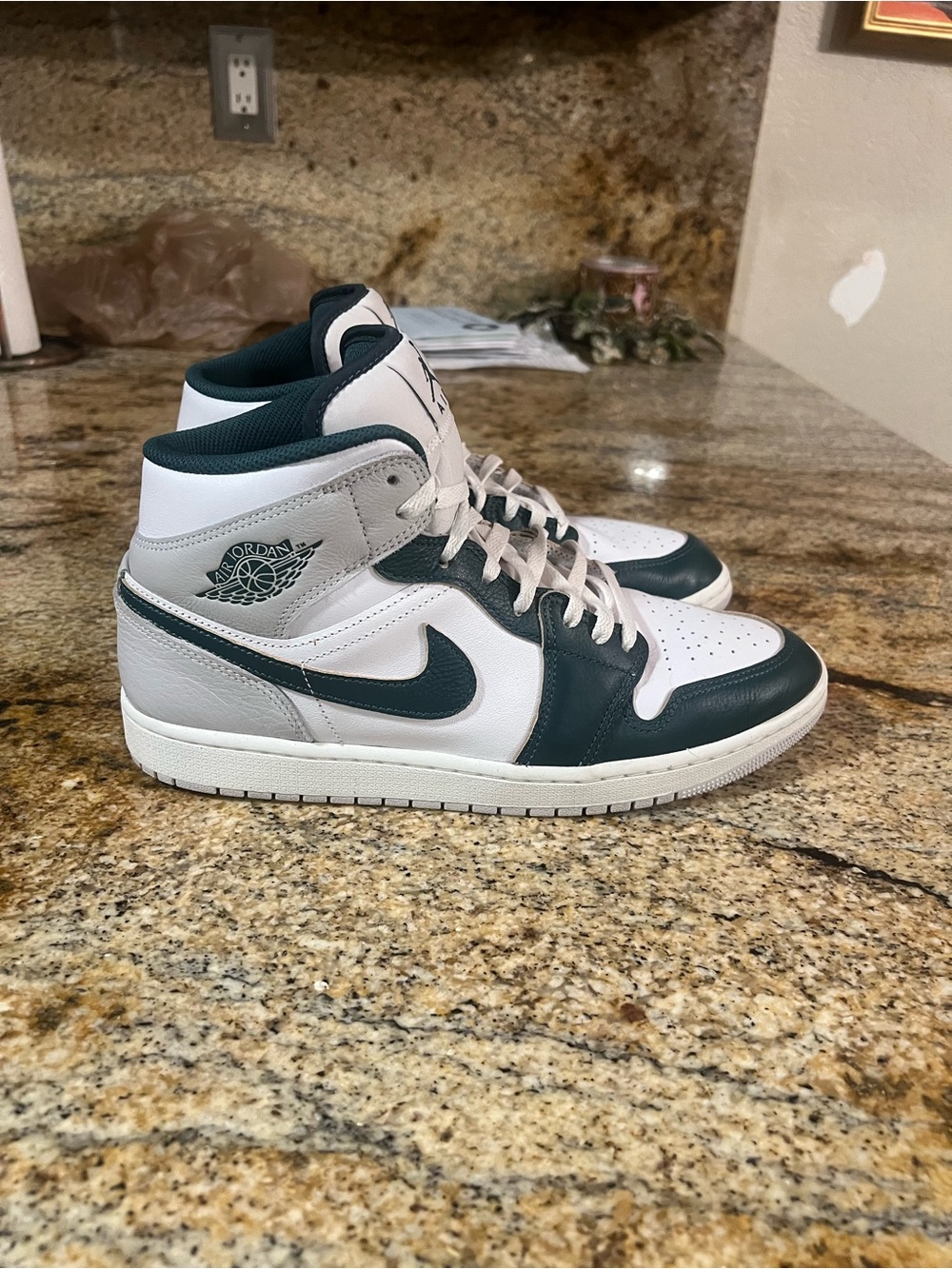 Air Jordan 1 Mid SE Oxidized Green Men’s Size 11 FQ7720-103